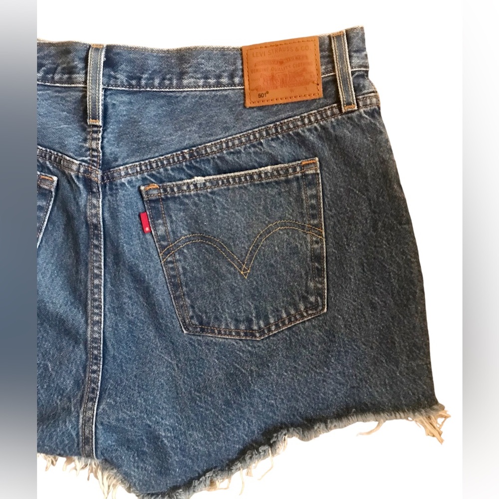 VINTAGE LEVIS 501 DISTRESSED DENIM JEAN SHORTS - Picture 3 of 8